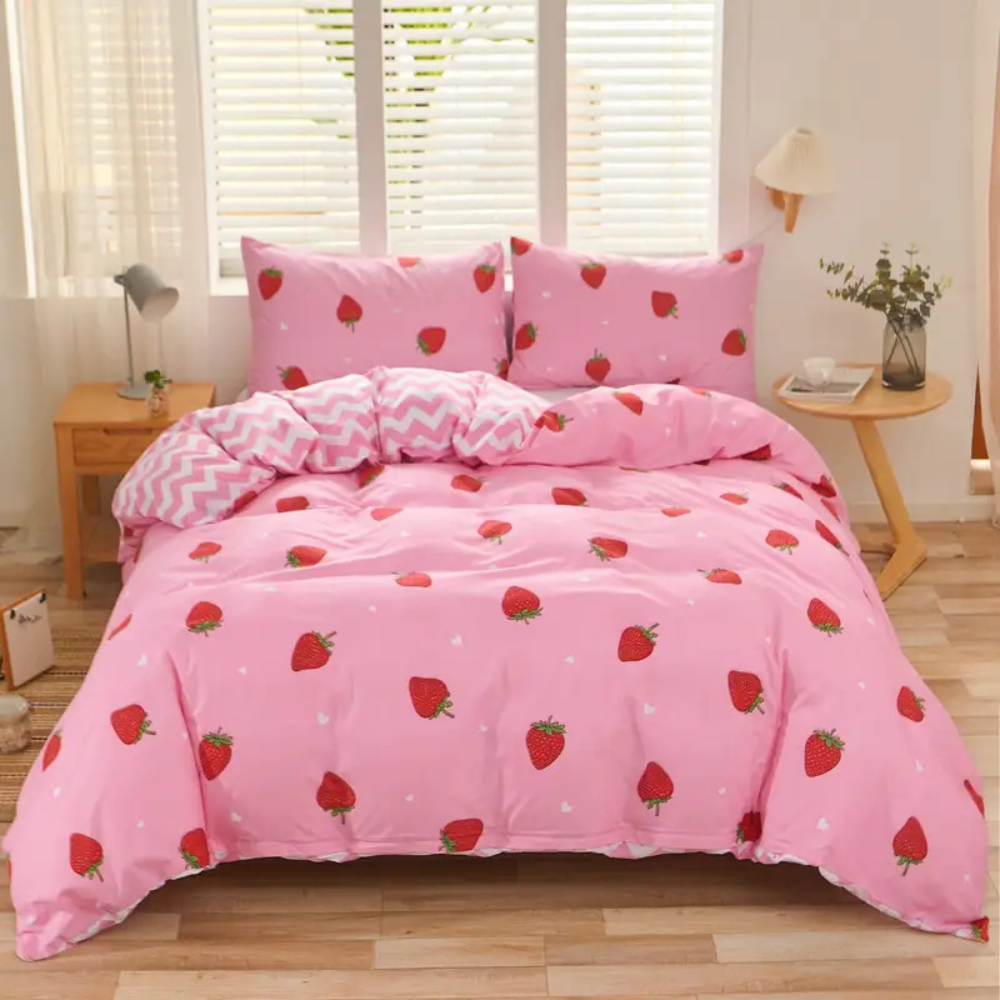 Dreamfields - Strawberry Dream Quilt Cover Set - (3pcs, King Size)