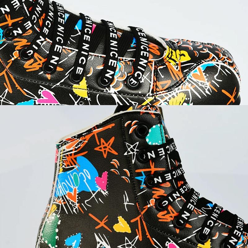 Unisex Graffiti Roller Skates - Double Row Size 39 - Flash Wheel Black