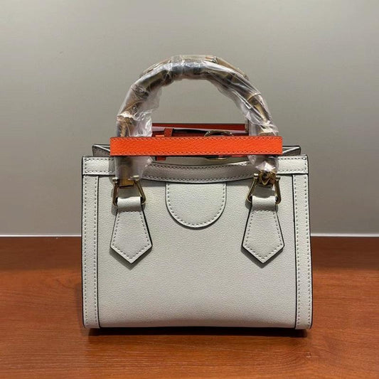 Versatile Cowhide Shoulder Bag for All Occasions - Off White