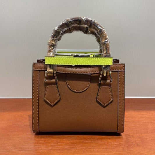 Versatile Cowhide Shoulder Bag for All Occasions - Brown